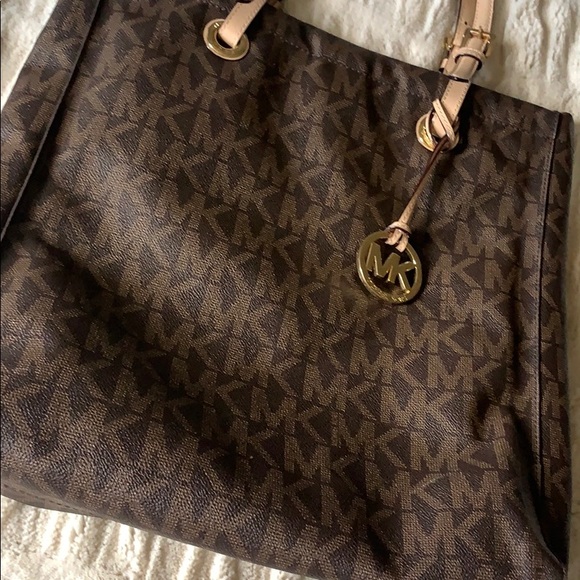 Michael Kors bag - Picture 2 of 3